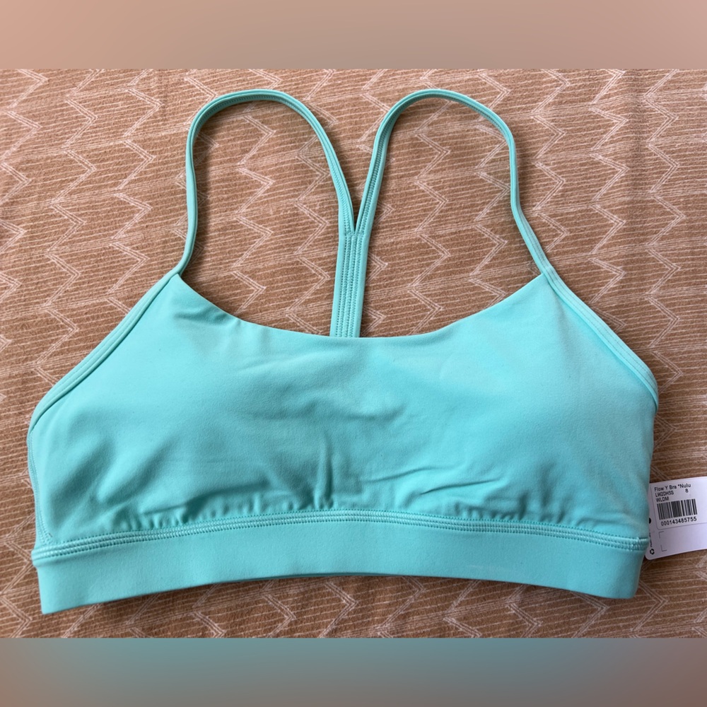 *NWT* Lululemon Flow Y Bra, sz 8